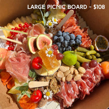 Load image into Gallery viewer, Buck &amp; Bloom Picnic Box